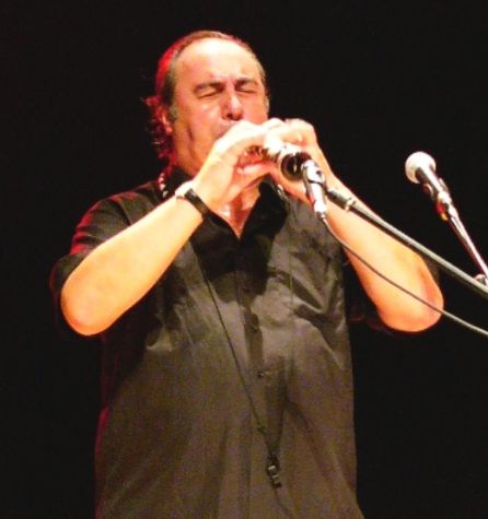 Fernando Ortiz tocando la dulzaina Fernando Ortiz tocando la dulzaina