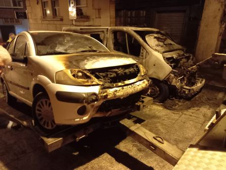 Los vehículos calcinados en el momento de ser retirados Los vehículos calcinados en el momento de ser retirados