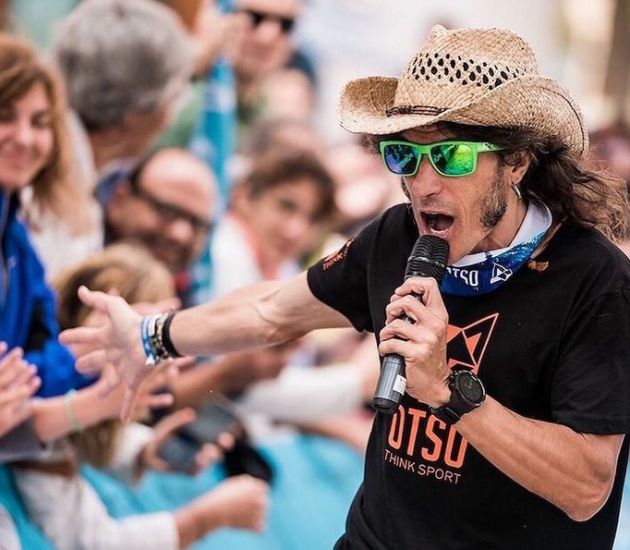 'Depa' en plena acción con el micro 'Depa' en plena acción con el micro