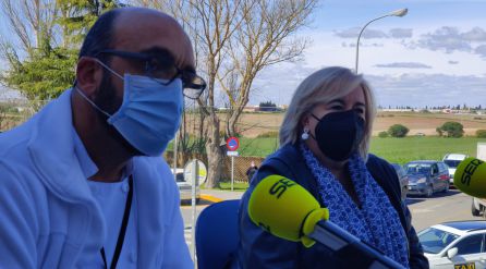 Agapito cocinero del Hospital Infanta Elena de Huelva y Manuela Caro, delegada de Salud en Huelva Agapito cocinero del Hospital Infanta Elena de Huelva y Manuela Caro, delegada de Salud en Huelva