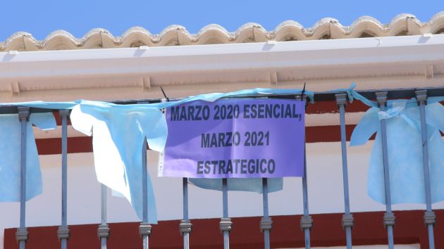 Carteles alusivos al programa de la fábrica textil Carteles alusivos al programa de la fábrica textil