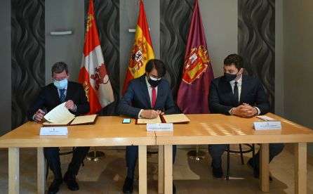 De izda a dcha: César Rico, presidente de la Diputación de Burgos, Juan Carlos Suárez-Quiñones, Consejero de Fomento de la Junta de Castilla y León y Miguel Mediavilla, alcalde de Villasandino De izda a dcha: César Rico, presidente de la Diputación de Burgos, Juan Carlos Suárez-Quiñones, Consejero de Fomento de la Junta de Castilla y León y Miguel Mediavilla, alcalde de Villasandino