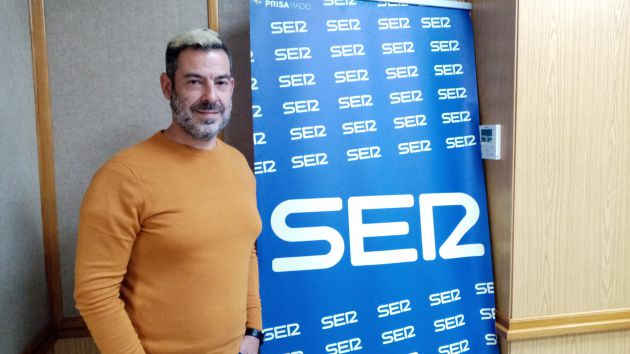 Guillermo Alfaro, hermano contrario al cambio de la Virgen de la Cabeza, en el estudio central de Radio Sevilla Guillermo Alfaro, hermano contrario al cambio de la Virgen de la Cabeza, en el estudio central de Radio Sevilla