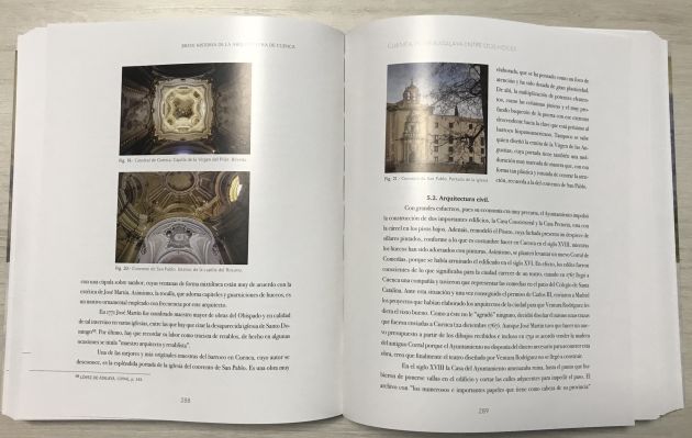 El libro presenta un análisis y una amplia visión de Cuenca desde distintos aspectos. El libro presenta un análisis y una amplia visión de Cuenca desde distintos aspectos.