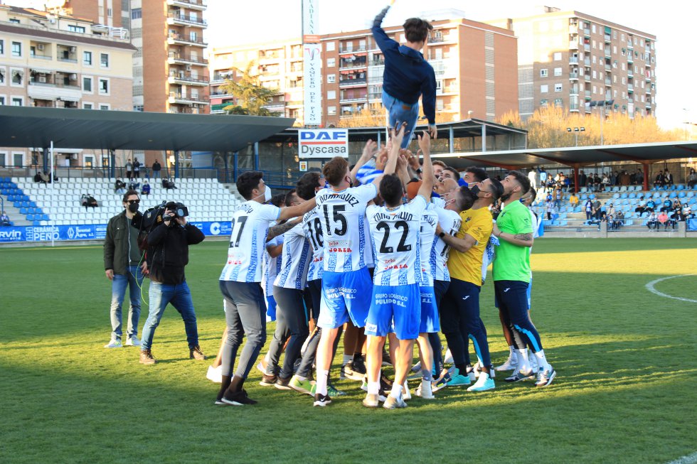 El Talavera en 1ª RFEF: así se ha vivido la celebración en el Prado El Talavera en 1ª RFEF: así se ha vivido la celebración en el Prado