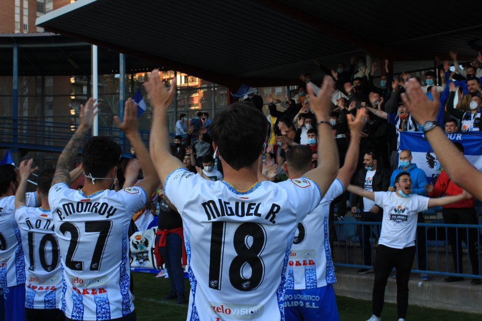 El Talavera en 1ª RFEF: así se ha vivido la celebración en el Prado El Talavera en 1ª RFEF: así se ha vivido la celebración en el Prado
