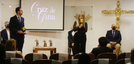 Presentadores de la gala:Tony Garrido, colaborador de Ser Cofrade y Ana Gil, periodista de la SER de Huelva Presentadores de la gala:Tony Garrido, colaborador de Ser Cofrade y Ana Gil, periodista de la SER de Huelva