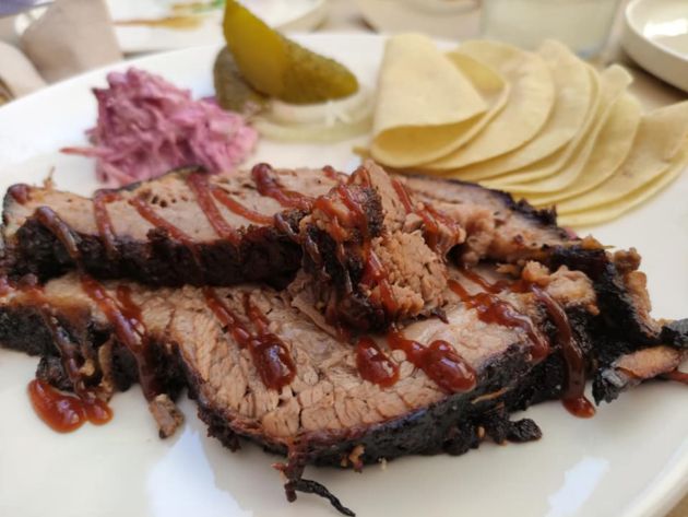 Brisket ahumado con tortitas Brisket ahumado con tortitas