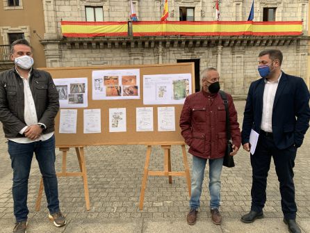 El concejal de Medio Rural y los responsables del trabajo arqueológico El concejal de Medio Rural y los responsables del trabajo arqueológico