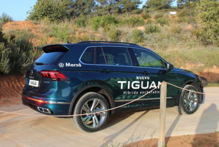 el Tiguan eHybrid ofrece un consumo combinado de tan solo 1,6-1,8 litros de gasolina a los 100 km el Tiguan eHybrid ofrece un consumo combinado de tan solo 1,6-1,8 litros de gasolina a los 100 km