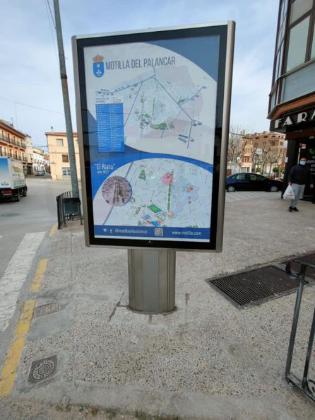 Mupi informativo situado en la Avenida del Riato Mupi informativo situado en la Avenida del Riato