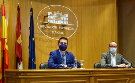 El presidente y el vicepresidente de la Diputación, en la presentación de estas ayudas El presidente y el vicepresidente de la Diputación, en la presentación de estas ayudas