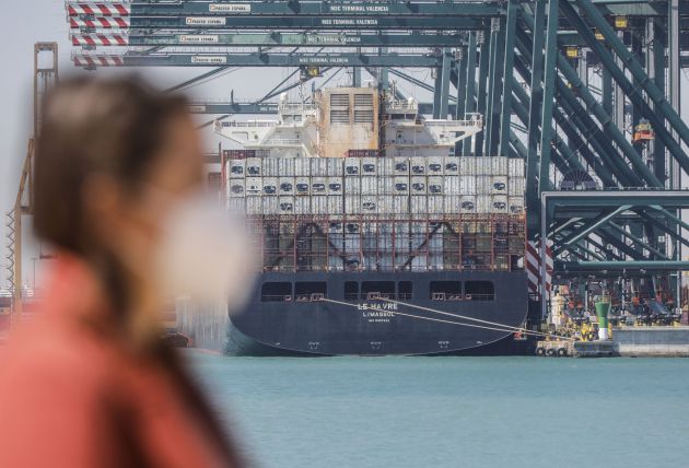 El primer buque procedente del Canal de Suez llega a Valencia El primer buque procedente del Canal de Suez llega a Valencia