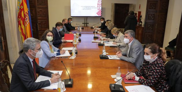 El Gobierno valenciano esperará 15 días más para aliviar las principales restricciones sanitarias El Gobierno valenciano esperará 15 días más para aliviar las principales restricciones sanitarias