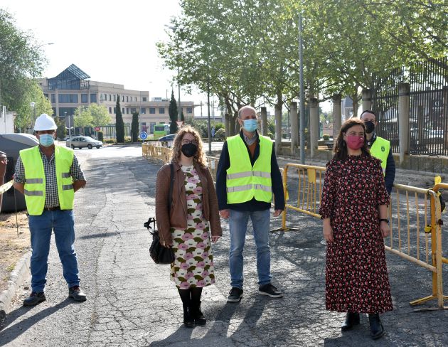 Visita a las obras que se han iniciado en la Calle Santa María de Alarcos Visita a las obras que se han iniciado en la Calle Santa María de Alarcos