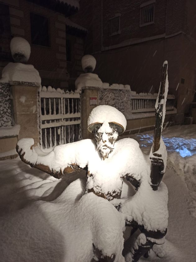 La escultura cubierta de nieve por Filomena La escultura cubierta de nieve por Filomena