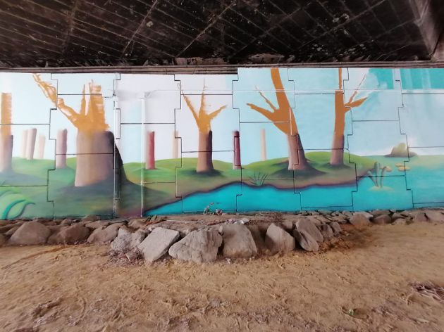 Mural de Cristina Soler bajo el puente de la Avenida Europa Mural de Cristina Soler bajo el puente de la Avenida Europa