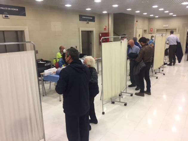 Los mayores citados para vacunarse son de edades entre 75 y 79 años Los mayores citados para vacunarse son de edades entre 75 y 79 años