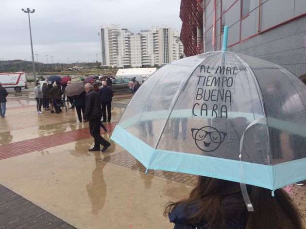 La lluvia ha acompañado a la jornada de vacunación en Murcia La lluvia ha acompañado a la jornada de vacunación en Murcia