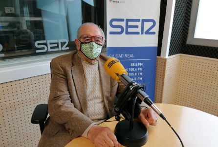 Félix Peinado, presidente provincial de la AECC, en los estudios de SER Ciudad Real Félix Peinado, presidente provincial de la AECC, en los estudios de SER Ciudad Real