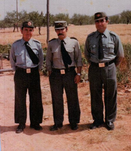 De izq. a dcha. : Salvador Yuste, Fulgencio López y José Acosta. Guardas Jurados de la sociedad de Cazadores “San Leandro” de Cartagena, de servicio durante los años 80 De izq. a dcha. : Salvador Yuste, Fulgencio López y José Acosta. Guardas Jurados de la sociedad de Cazadores “San Leandro” de Cartagena, de servicio durante los años 80