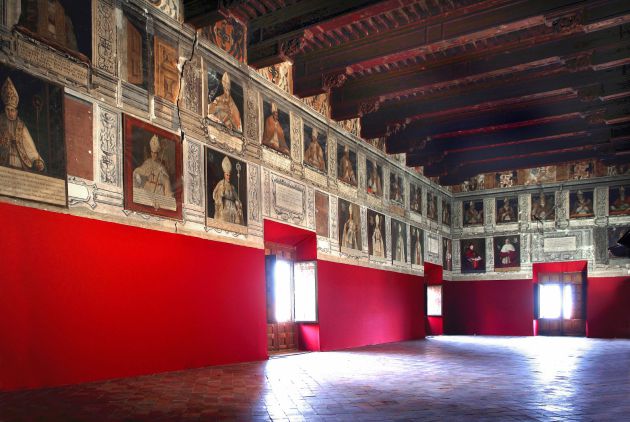 Sala de obispos del Palacio Episcopal Sala de obispos del Palacio Episcopal