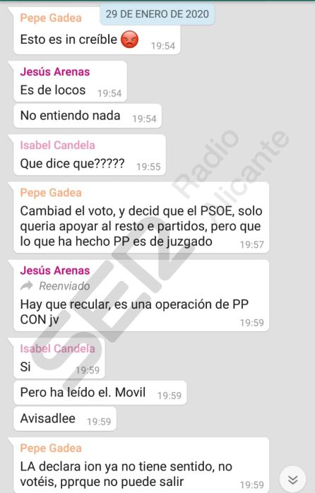 Pantallazo de una de las conversaciones de WhatsApp en la que Gadea insta a cambiar el voto Pantallazo de una de las conversaciones de WhatsApp en la que Gadea insta a cambiar el voto