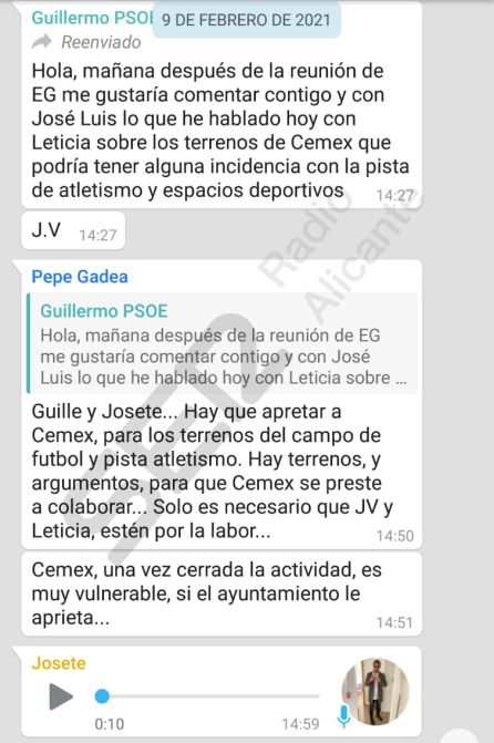 Captura de pantalla de uno de los grupos paralelos de WhatsApp Captura de pantalla de uno de los grupos paralelos de WhatsApp