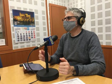 Miguel Cruz, presidente de AVAELA, en el estudio de Radio Córdoba Cadena SER Miguel Cruz, presidente de AVAELA, en el estudio de Radio Córdoba Cadena SER