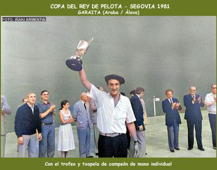 Garaita con el trofeo de campeón Garaita con el trofeo de campeón