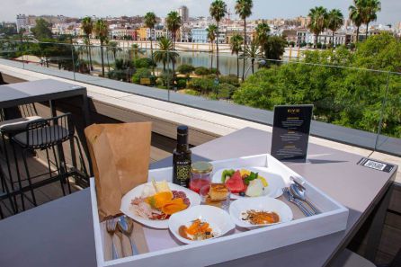 Vsitas desde la terraza del hotel Kivir en Sevilla Vsitas desde la terraza del hotel Kivir en Sevilla