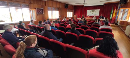 Asistentes de los dos primeros cursos en la inauguración Asistentes de los dos primeros cursos en la inauguración