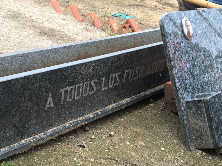 Fosa de fusilados en el Cementerio de Paterna Fosa de fusilados en el Cementerio de Paterna