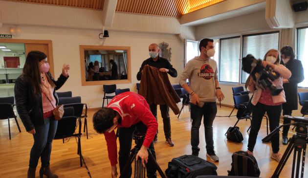 Periodistas de Ciudad Real antes de una rueda de prensa en el Ayuntamiento capitalino Periodistas de Ciudad Real antes de una rueda de prensa en el Ayuntamiento capitalino