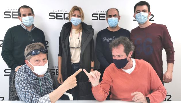 De derecha a izquierda: (sentados) José Manuel Albentosa, Jesús Jurado y (de pie) Luis Navas, César Bañuls, María Mompó y Carlos Arcaya De derecha a izquierda: (sentados) José Manuel Albentosa, Jesús Jurado y (de pie) Luis Navas, César Bañuls, María Mompó y Carlos Arcaya