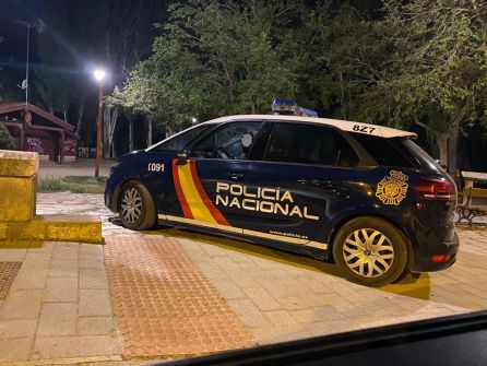 La Policía Nacional junto a la local llevó a cabo inspecciones rutinarias en los puntos de concentración de adolescentes más habituales La Policía Nacional junto a la local llevó a cabo inspecciones rutinarias en los puntos de concentración de adolescentes más habituales