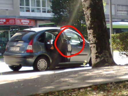 Fotografía de un radar móvil en Vigo que el gobierno local considera bulo al no ser actual Fotografía de un radar móvil en Vigo que el gobierno local considera bulo al no ser actual