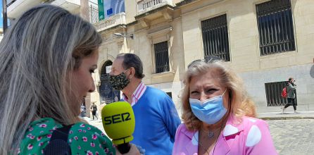 Manoli, sorprendida por la llamada de su nieto Ángel Manoli, sorprendida por la llamada de su nieto Ángel