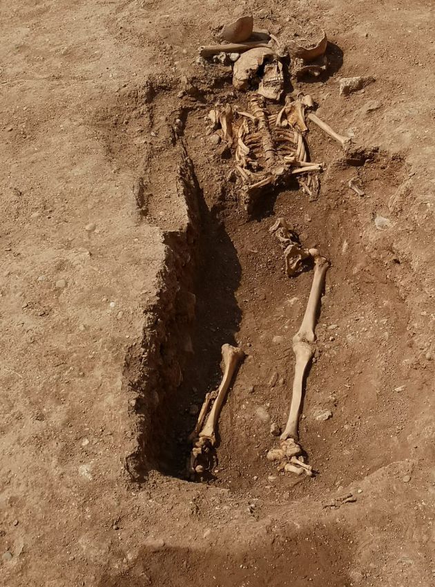 Detalle del conjunto óseo aparecido durante los trabajos en la muralla islámica Detalle del conjunto óseo aparecido durante los trabajos en la muralla islámica