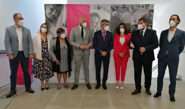 Las autoridades durante la inauguración de las instalaciones Las autoridades durante la inauguración de las instalaciones