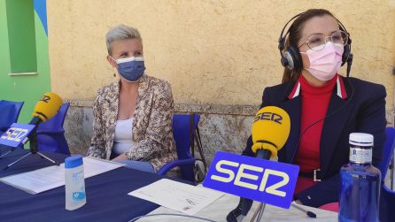 Ana Belén Castejón, alcaldesa de Cartagena, y Rosa Fernández, presidenta de la Junta de Vecinos de Pozo Estrecho Ana Belén Castejón, alcaldesa de Cartagena, y Rosa Fernández, presidenta de la Junta de Vecinos de Pozo Estrecho