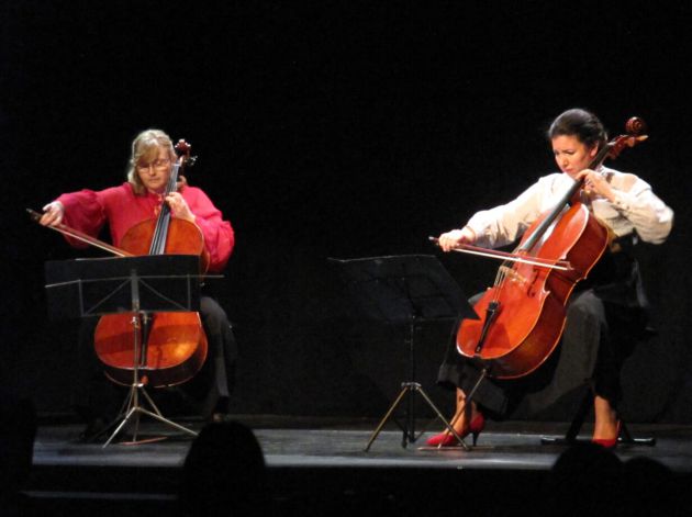 Luiza Nancu y Beatriz González Luiza Nancu y Beatriz González