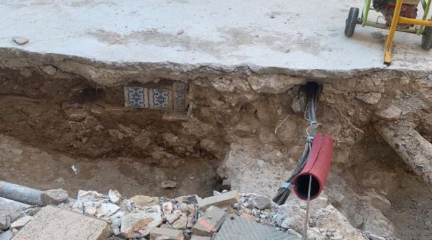 Hallan restos de un edificio público 'tardorromano' en las obras de la plaza de la Reina de València Hallan restos de un edificio público 'tardorromano' en las obras de la plaza de la Reina de València