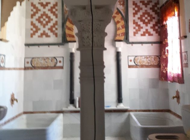 Imagen del estado actual de uno de los baños Imagen del estado actual de uno de los baños