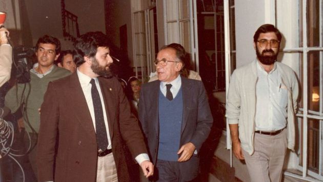 Julio Anguita con Santiago Carillo y Rafael Carmona en una visita del líder deL PCE al Ayuntamiento de Córdoba Julio Anguita con Santiago Carillo y Rafael Carmona en una visita del líder deL PCE al Ayuntamiento de Córdoba