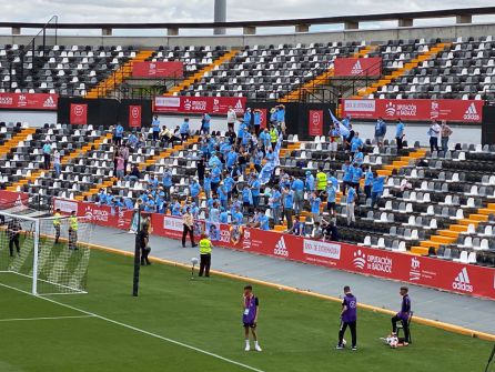 Aficionados de la UD en la grada Aficionados de la UD en la grada