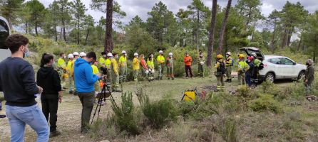 "Plantando cara al fuego" como parte de la educación ambiental "Plantando cara al fuego" como parte de la educación ambiental