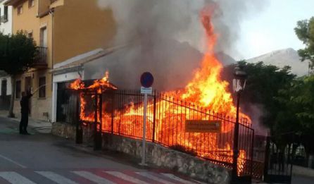 Momento del incendio de la anterior oficina en 2.016 Momento del incendio de la anterior oficina en 2.016