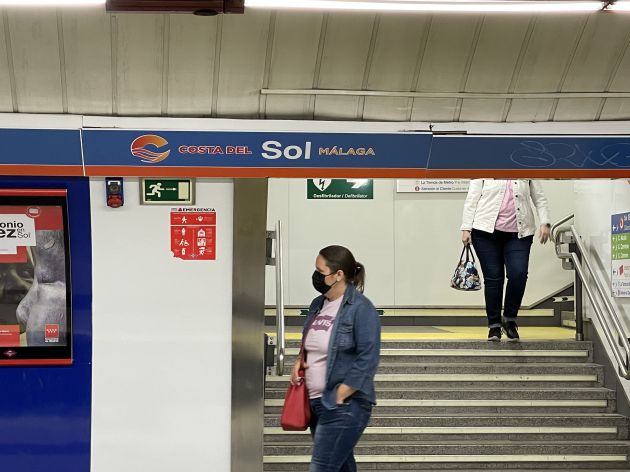 Usuarios del metro de Madrid este martes Usuarios del metro de Madrid este martes