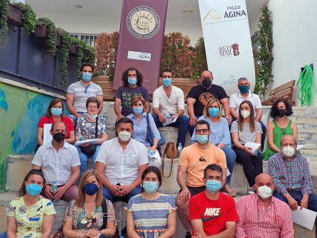 Foto de familia con los asistentes a la presentación de la Asociación Amigos de Paleomágina Foto de familia con los asistentes a la presentación de la Asociación Amigos de Paleomágina